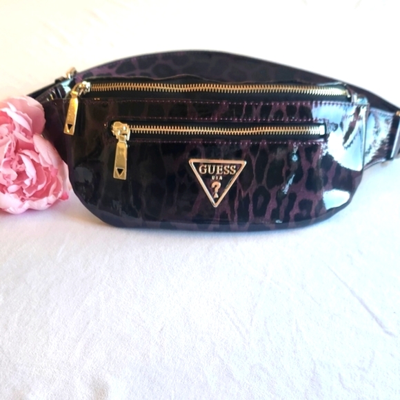 New GUESS Varsity Pop Patent Leopard Animal Print Fanny Pack - Picture 1 of 8